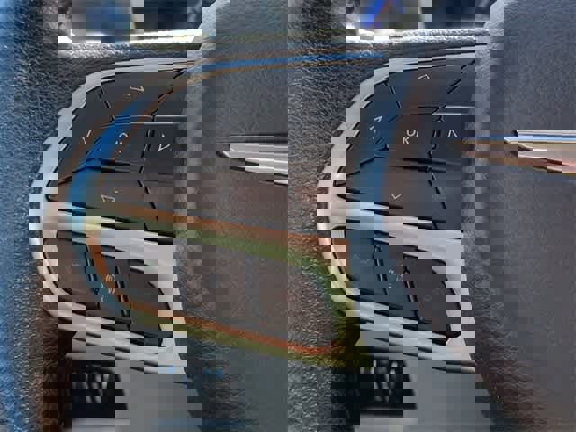 Used 2020 Chrysler Pacifica Touring image 25