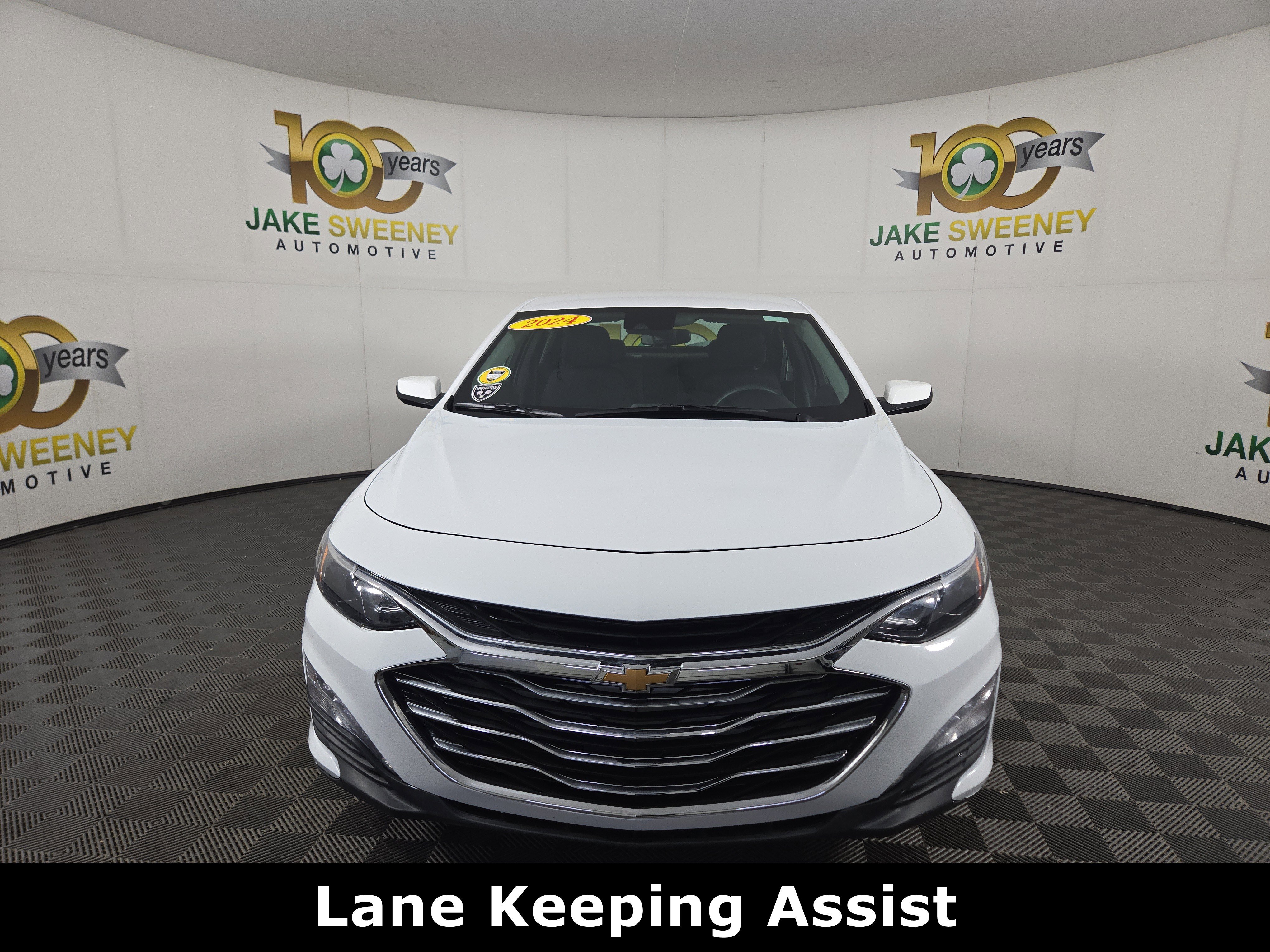 Used 2024 Chevrolet Malibu LT image 2