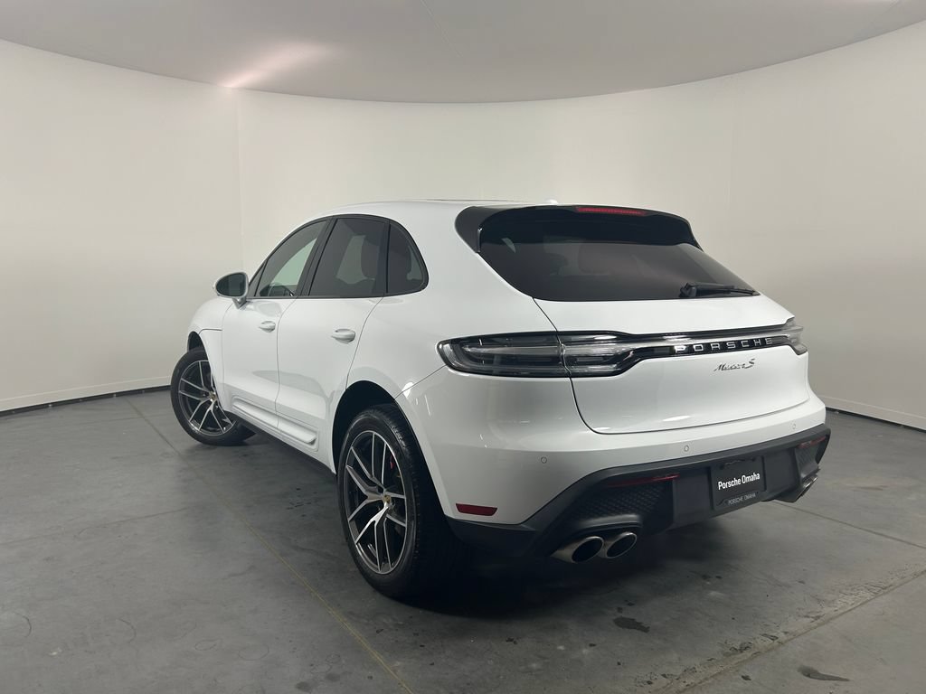 Certified 2025 Porsche Macan S AWD/4WD image 3