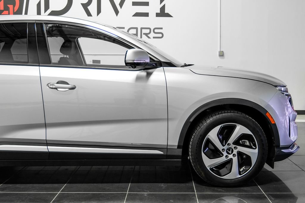 Used 2023 VinFast VF 8 Eco AWD/4WD image 9