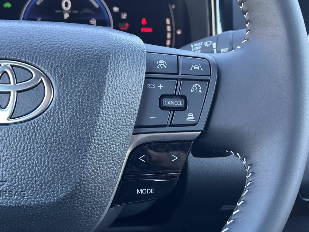 Used 2026 Toyota Camry SE FWD image 30