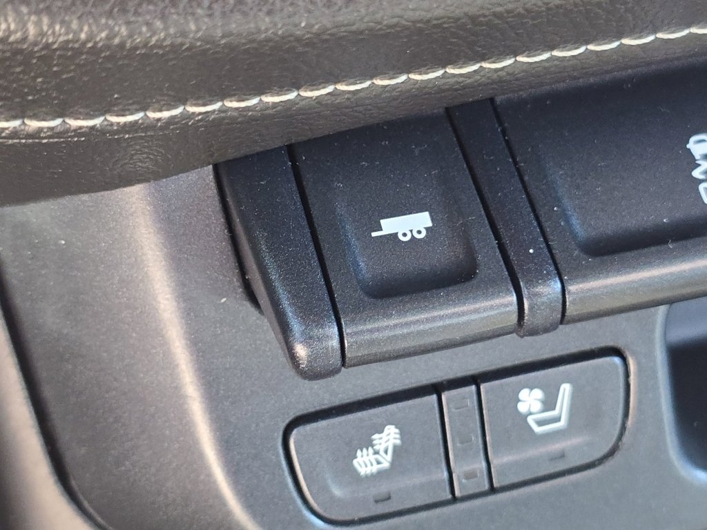 Used 2017 GMC Canyon Denali image 12