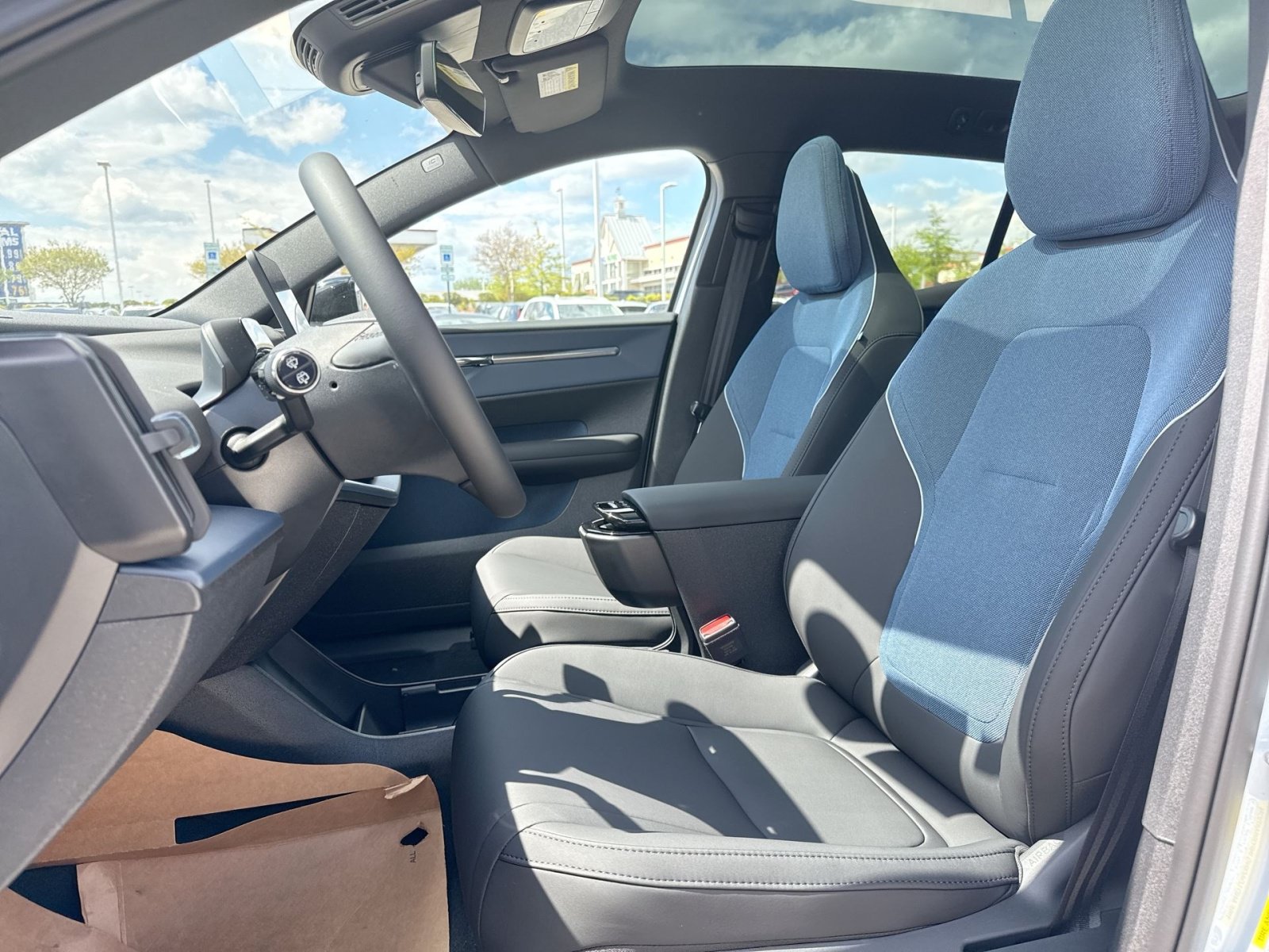 New 2026 Volvo EX30 Plus w/ Protection Package Premier AWD/4WD image 13