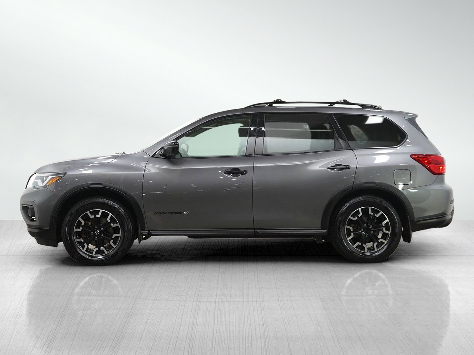 Used 2019 Nissan Pathfinder S AWD/4WD image 2