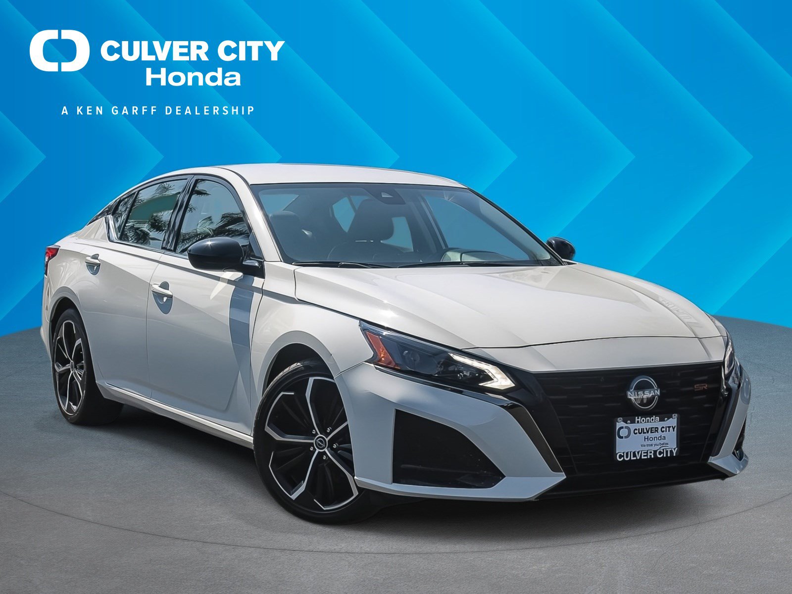 Used 2023 Nissan Altima 2.5 SR image 1