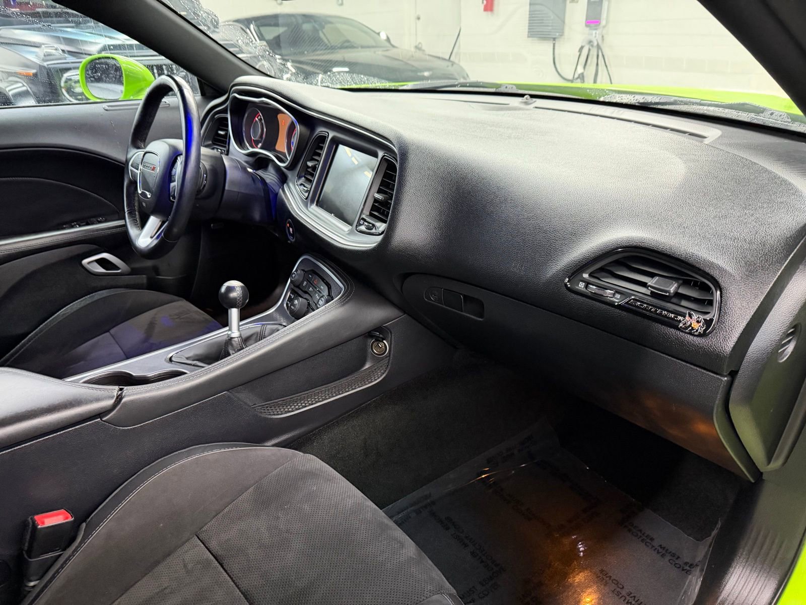 Used 2015 Dodge Challenger R/T Scat Pack w/ Leather Interior Group image 18