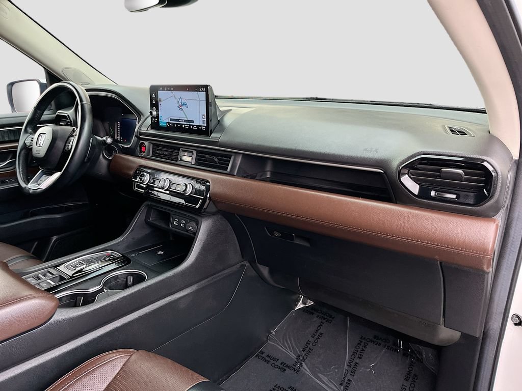 Used 2025 Honda Pilot Elite image 32