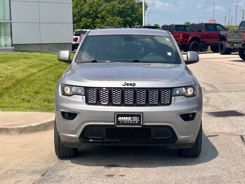 Used 2019 Jeep Grand Cherokee Altitude AWD/4WD image 8