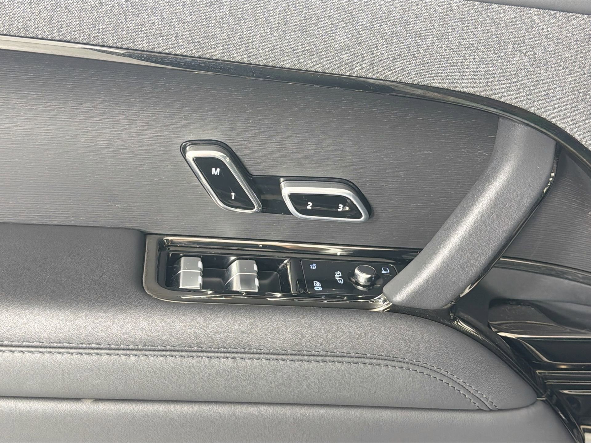 Certified 2024 Land Rover Range Rover Sport Dynamic SE image 19