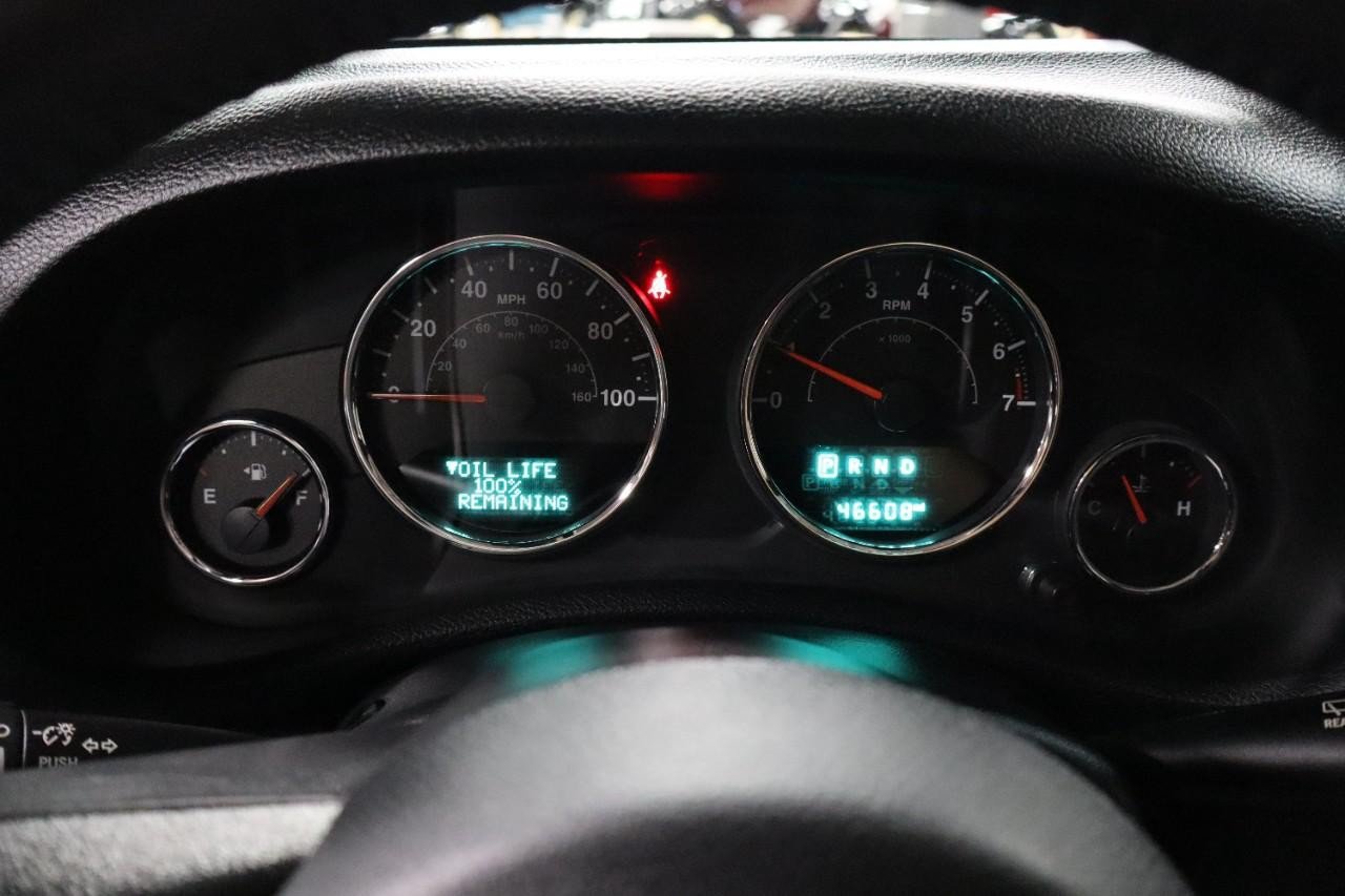 Used 2018 Jeep Wrangler Unlimited Sahara w/ Connectivity Group AWD/4WD image 13