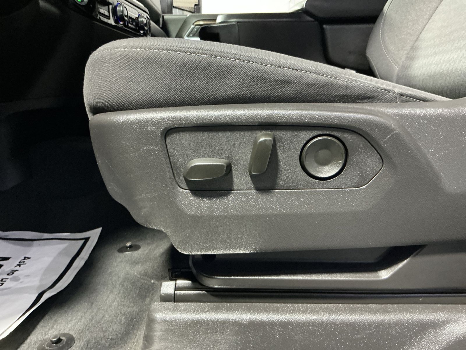 Used 2025 Chevrolet Silverado 2500 LT w/ Convenience Package AWD/4WD image 15