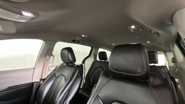 Used 2021 Chrysler Voyager Lxi FWD image 12