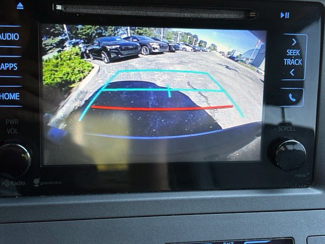 Used 2015 Toyota Sienna SE FWD image 22