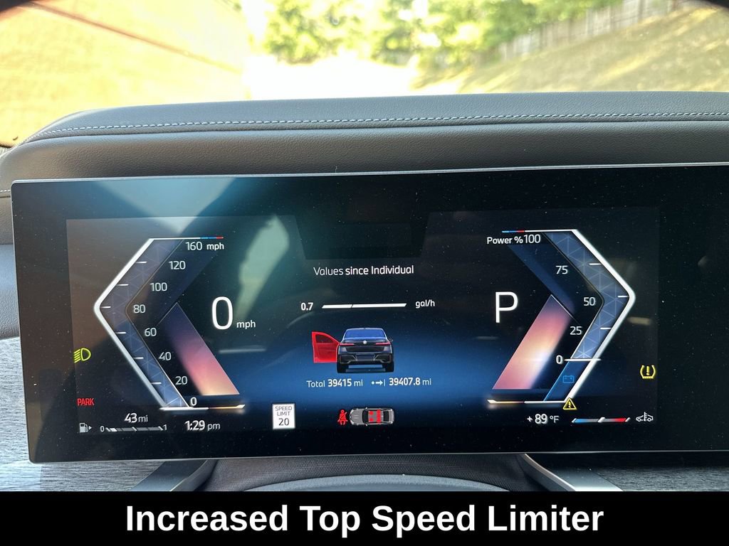 Used 2024 BMW 760i xDrive w/ Executive Package image 21