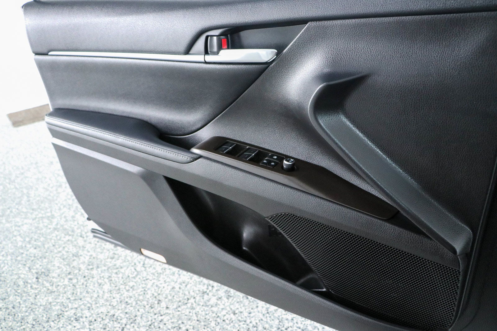 Used 2023 Toyota Camry XSE FWD image 21