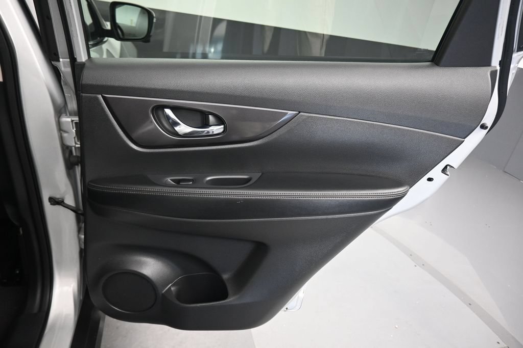 Used 2020 Nissan Rogue SV w/ Premium Package AWD/4WD image 39