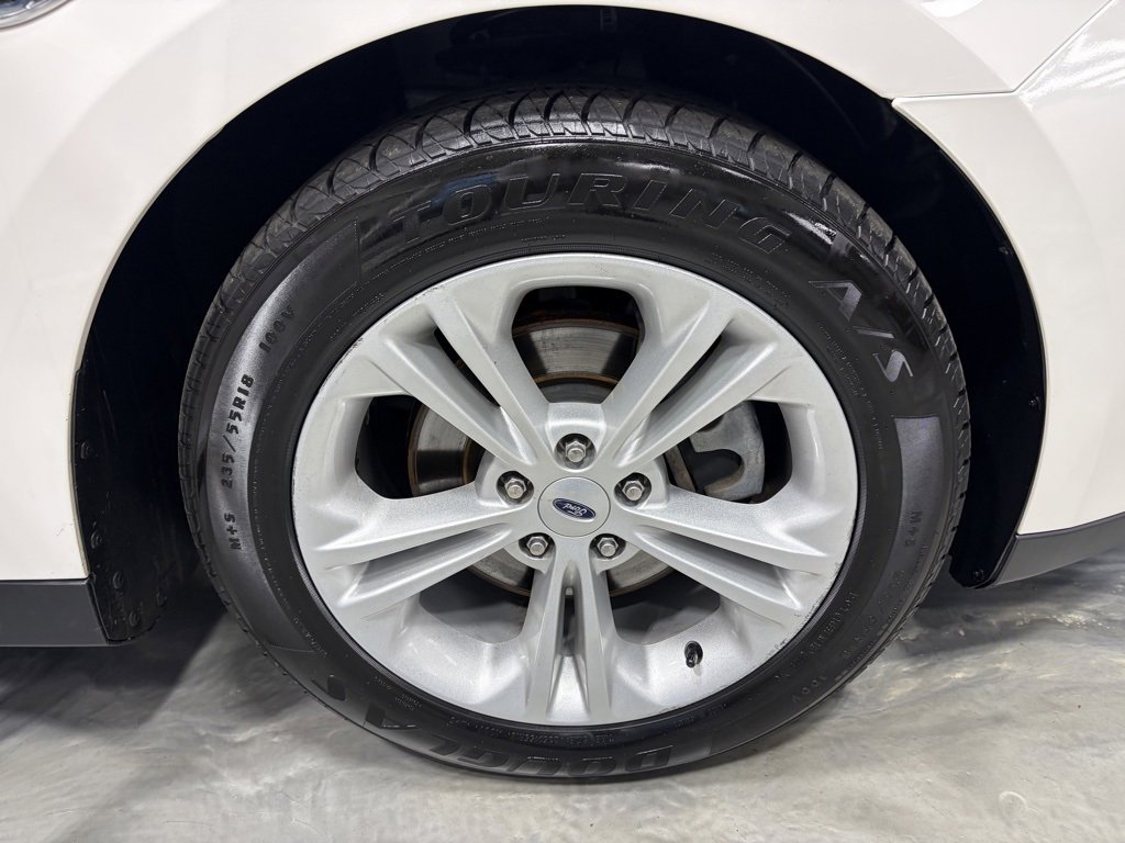 Used 2018 Ford Taurus SEL image 21
