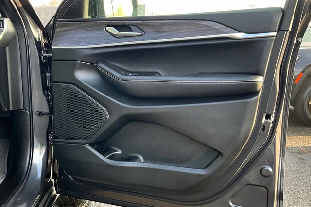 New 2025 Jeep Grand Cherokee Limited w/ Black Appearance Package image 26