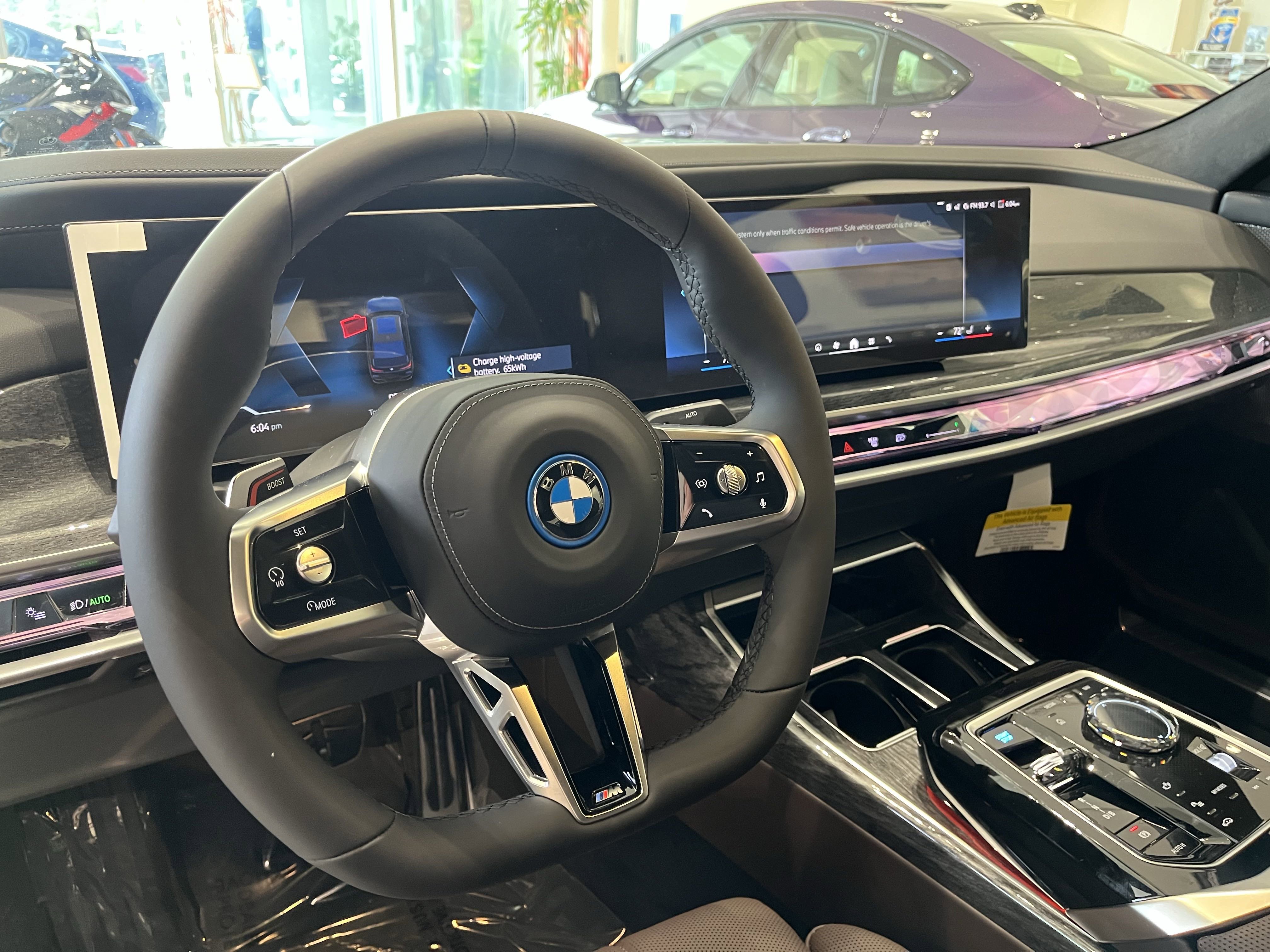 Used 2025 BMW i7 xDrive60 w/ Executive Package image 12