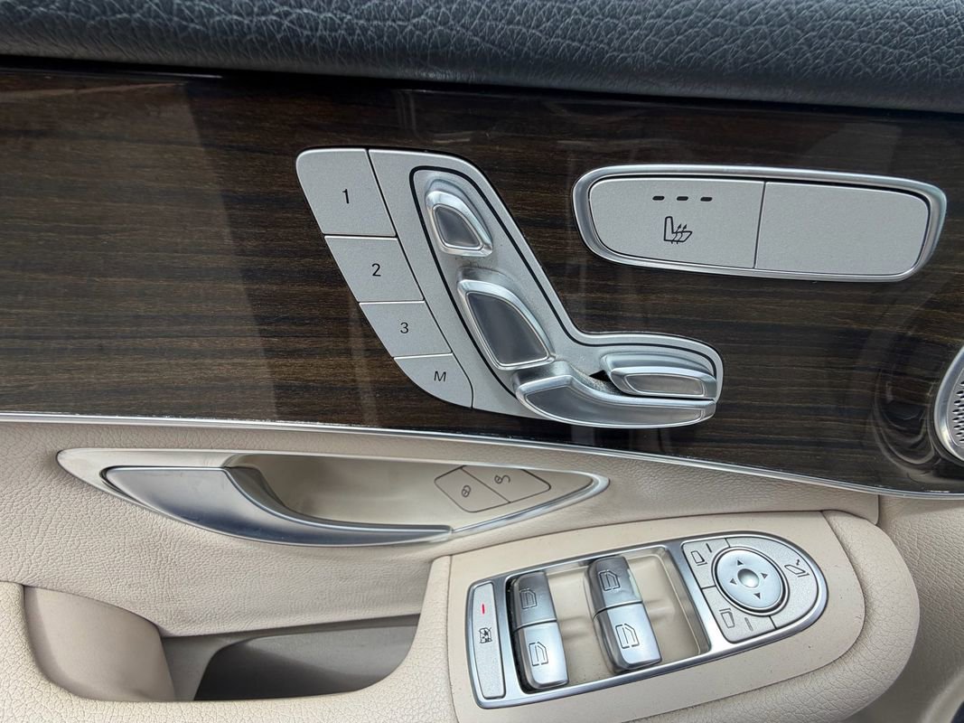 Used 2016 Mercedes-Benz GLC 300 4MATIC image 19