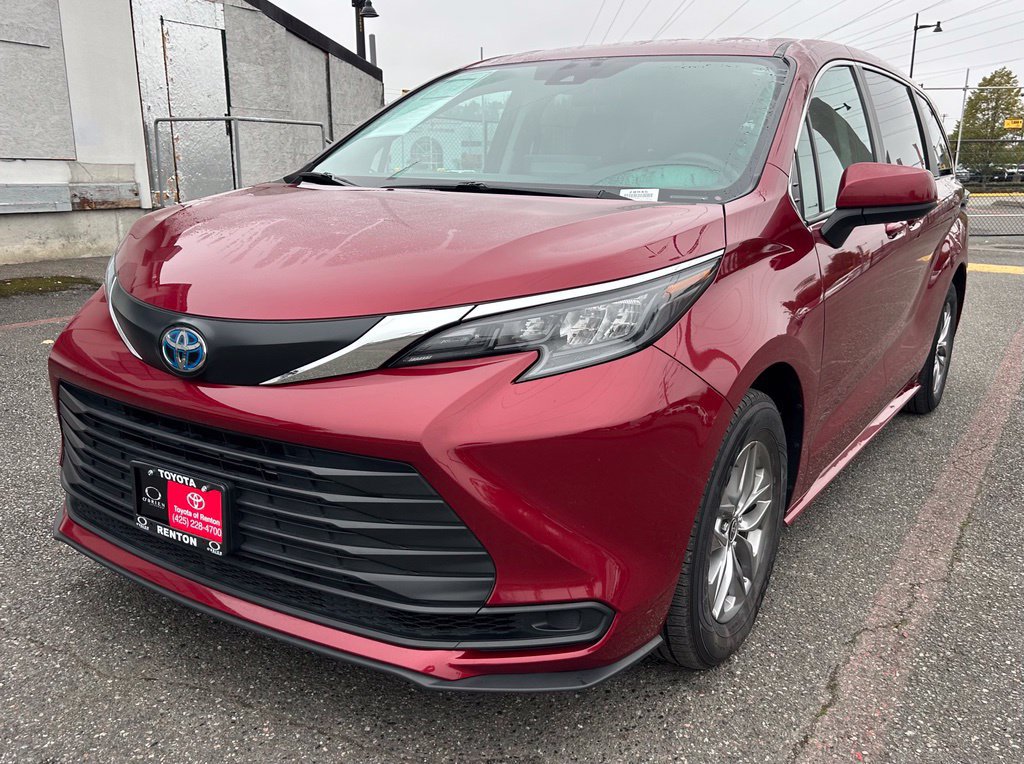 Certified 2024 Toyota Sienna LE