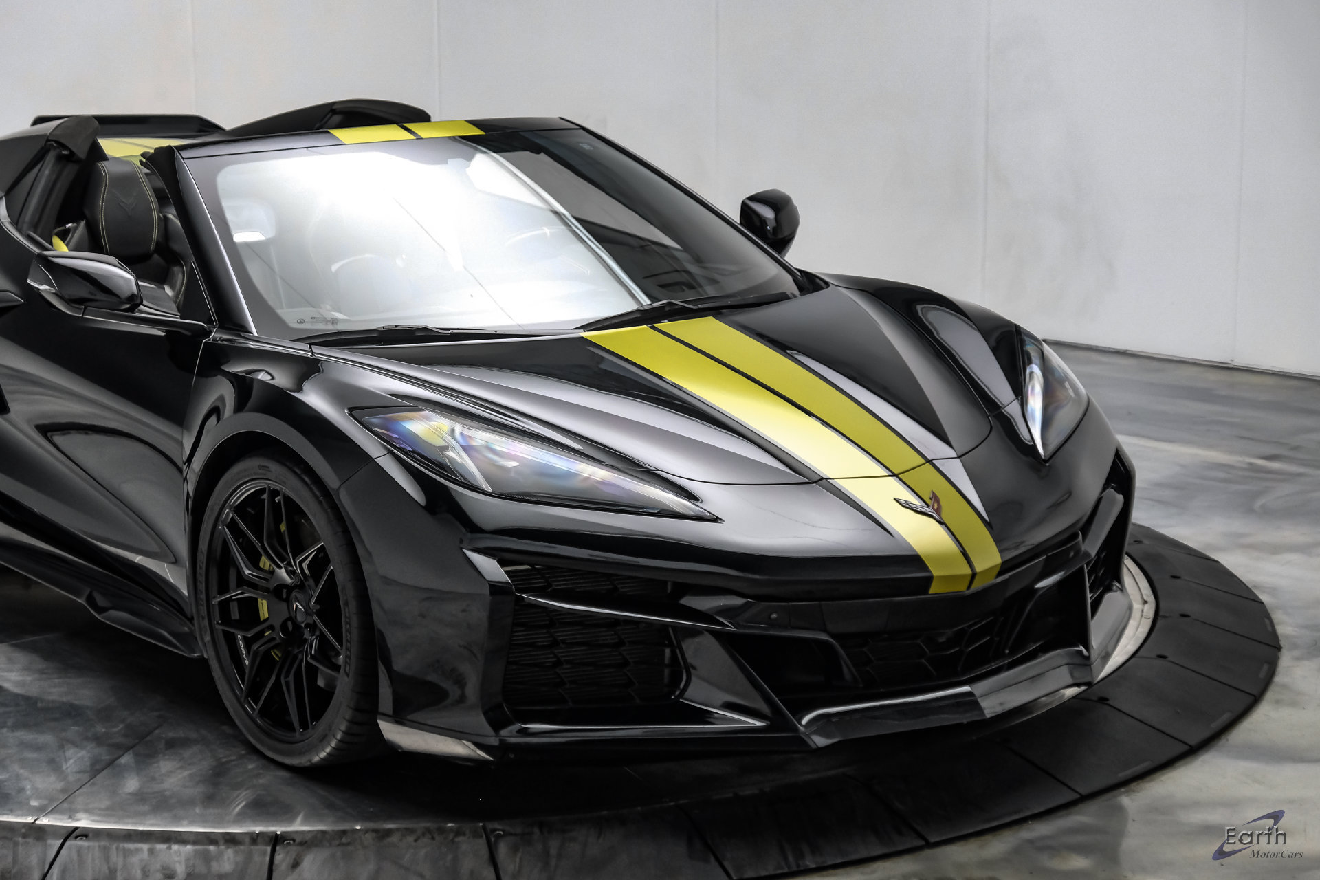 Used 2023 Chevrolet Corvette Z06 w/ Stealth Interior Trim Package RWD image 35