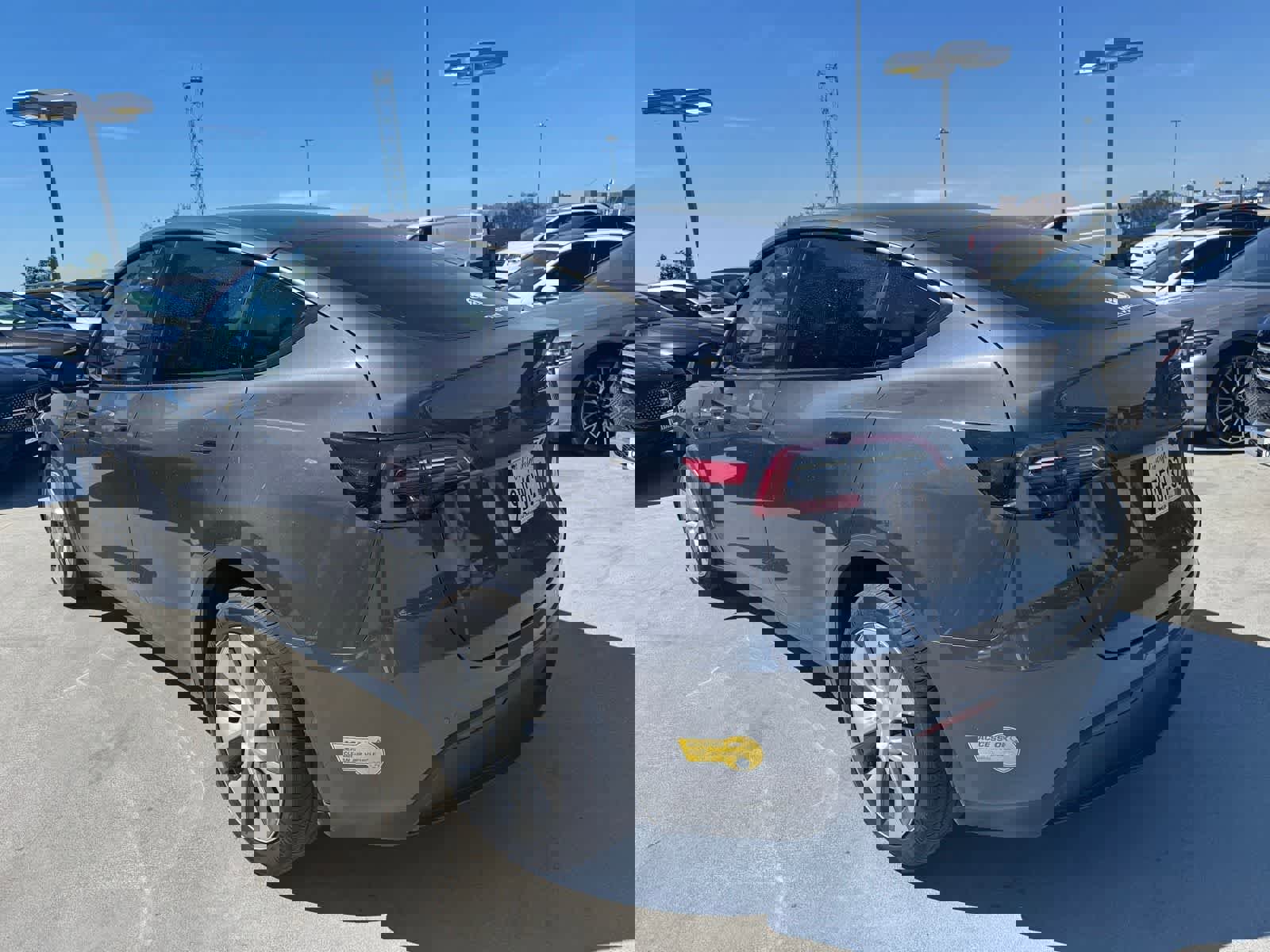 Used 2022 Tesla Model Y Long Range image 4