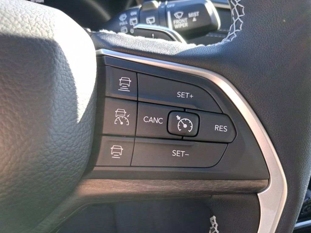 New 2025 Jeep Grand Cherokee L Limited w/ Trailer Tow Package image 25