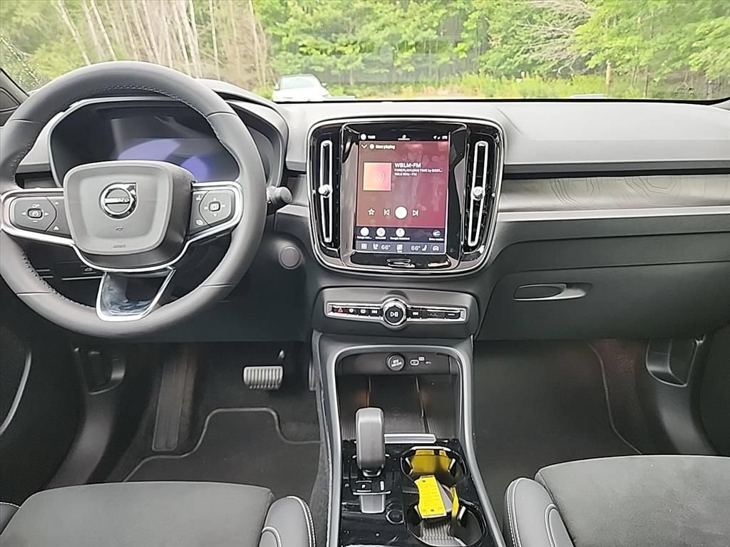 Certified 2023 Volvo C40 P8 Recharge Plus w/ Climate Package AWD/4WD image 35
