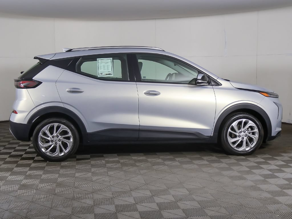Used 2023 Chevrolet Bolt EUV LT FWD image 15