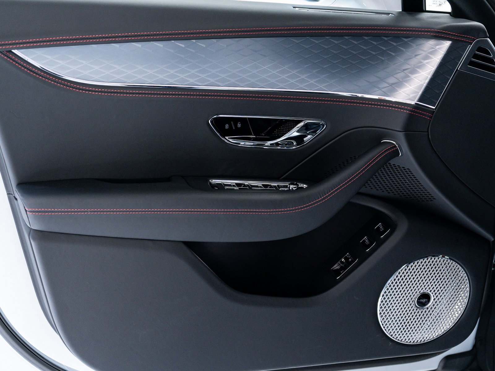 New 2025 Bentley Flying Spur Plug-In Hybrid image 11