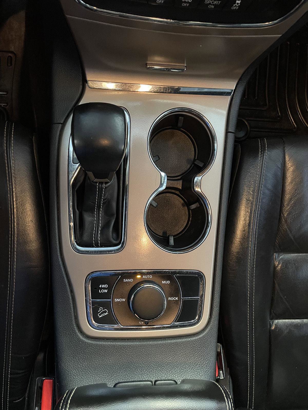 Used 2017 Jeep Grand Cherokee Limited image 35