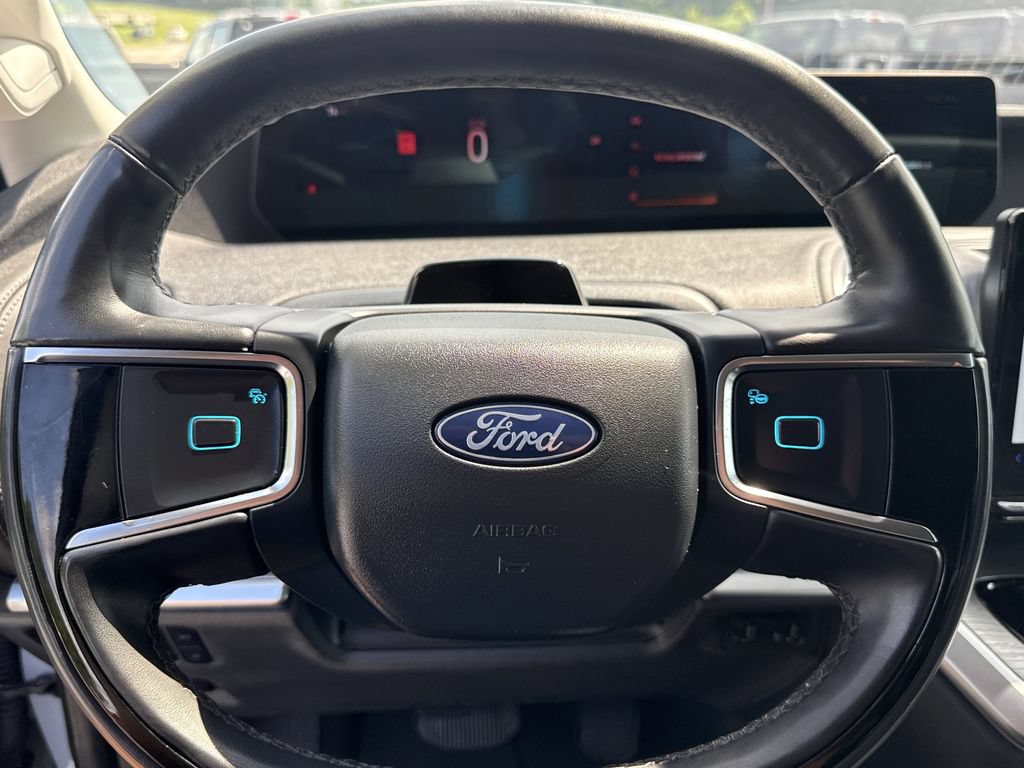 Used 2025 Ford Expedition Platinum AWD/4WD image 23