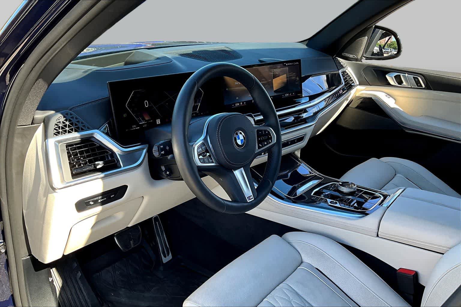 Used 2026 BMW X5 sDrive40i w/ Executive Package RWD image 16