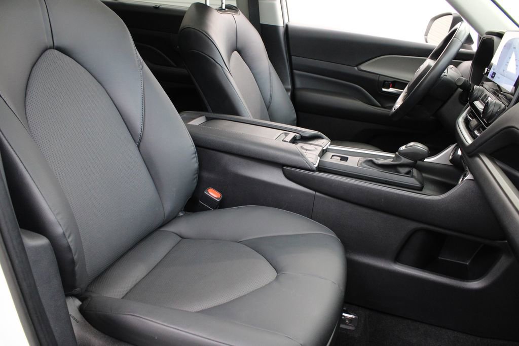 Used 2024 Toyota Grand Highlander Limited image 23