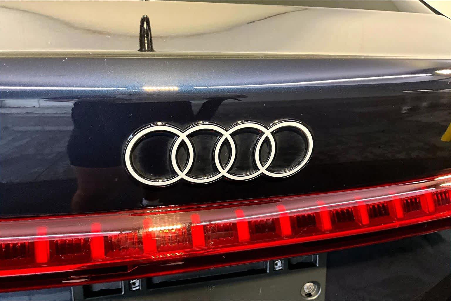 Used 2025 Audi A5 2.0T Premium Plus w/ Premium Plus AWD/4WD image 33