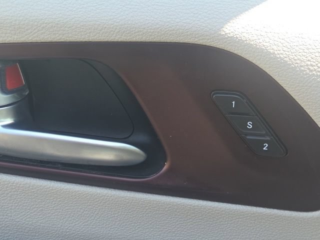 Used 2018 Chrysler Pacifica Limited w/ Advanced Safetytec Group FWD image 19