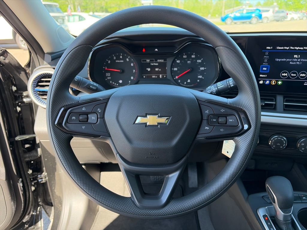 Used 2026 Chevrolet Trax LS FWD image 23