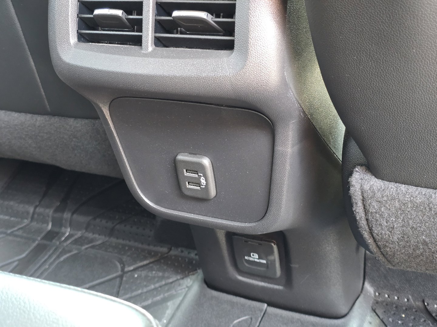 Used 2024 Chevrolet Equinox Premier image 25