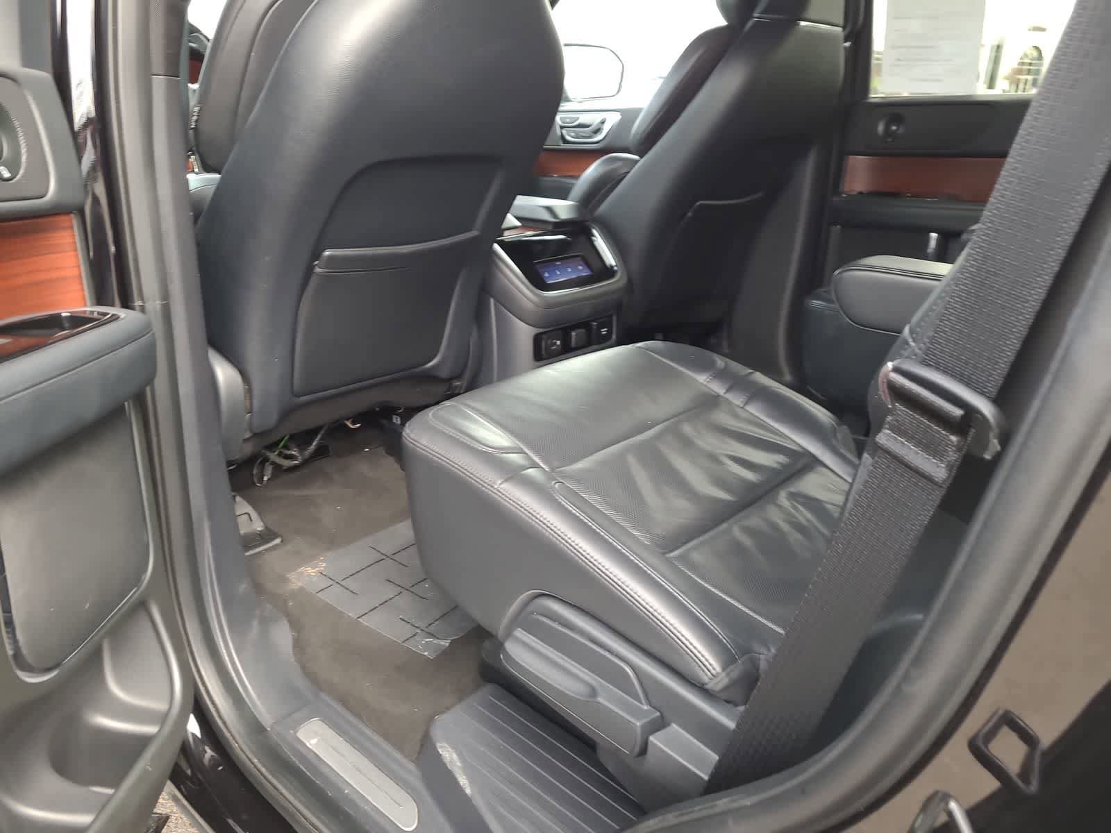 Used 2023 Lincoln Navigator Reserve AWD/4WD image 20