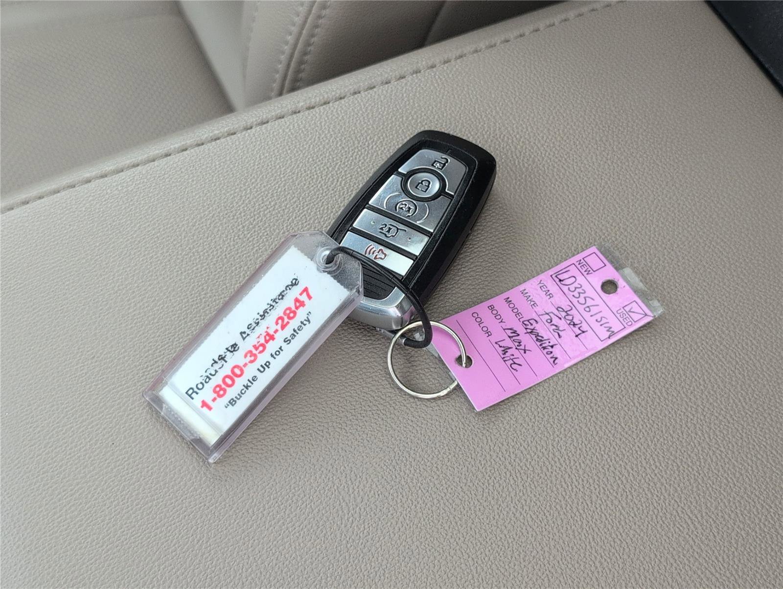 Used 2024 Ford Expedition Max Limited AWD/4WD image 37