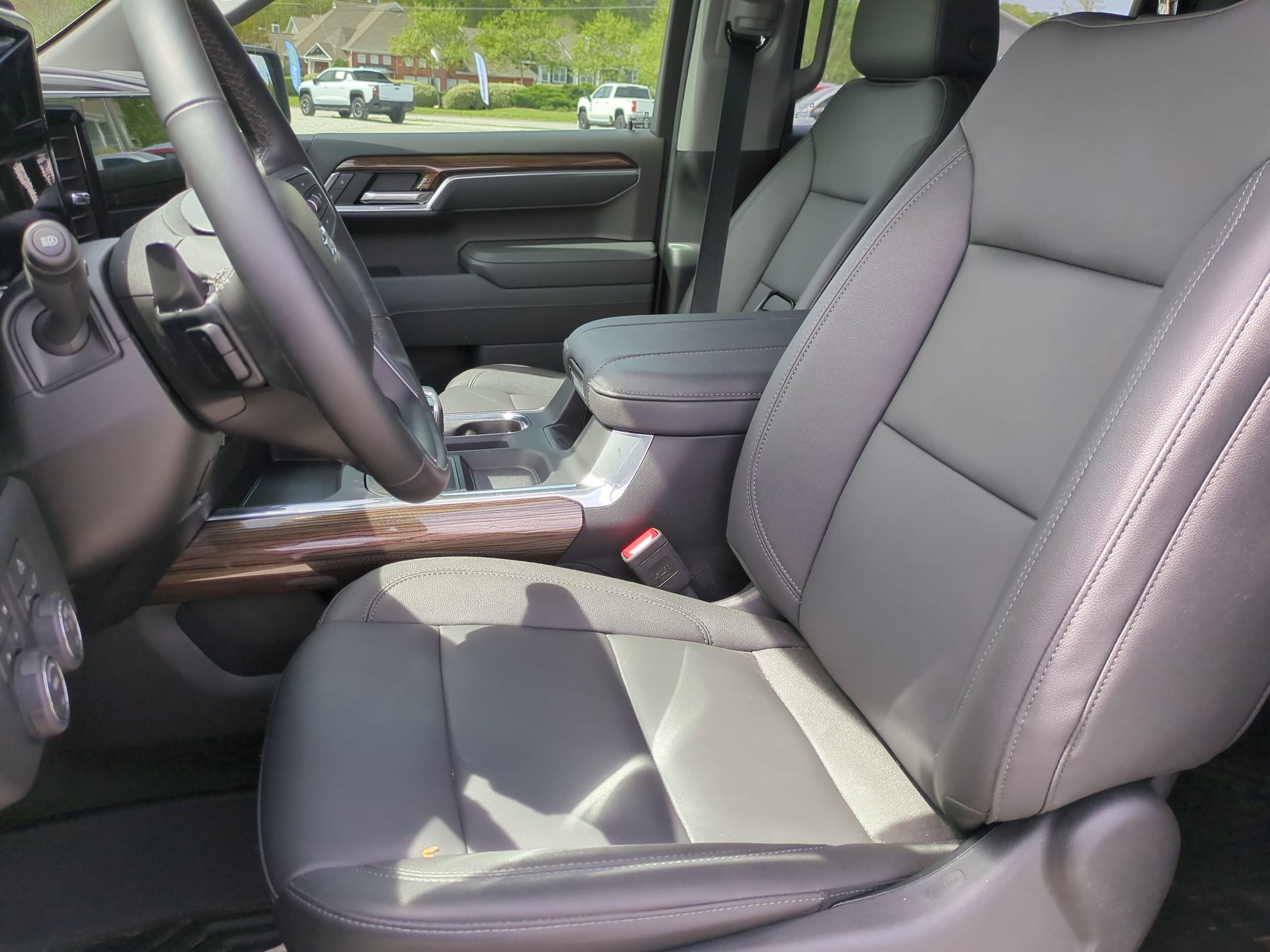Certified 2026 Chevrolet Silverado 1500 RST AWD/4WD image 16