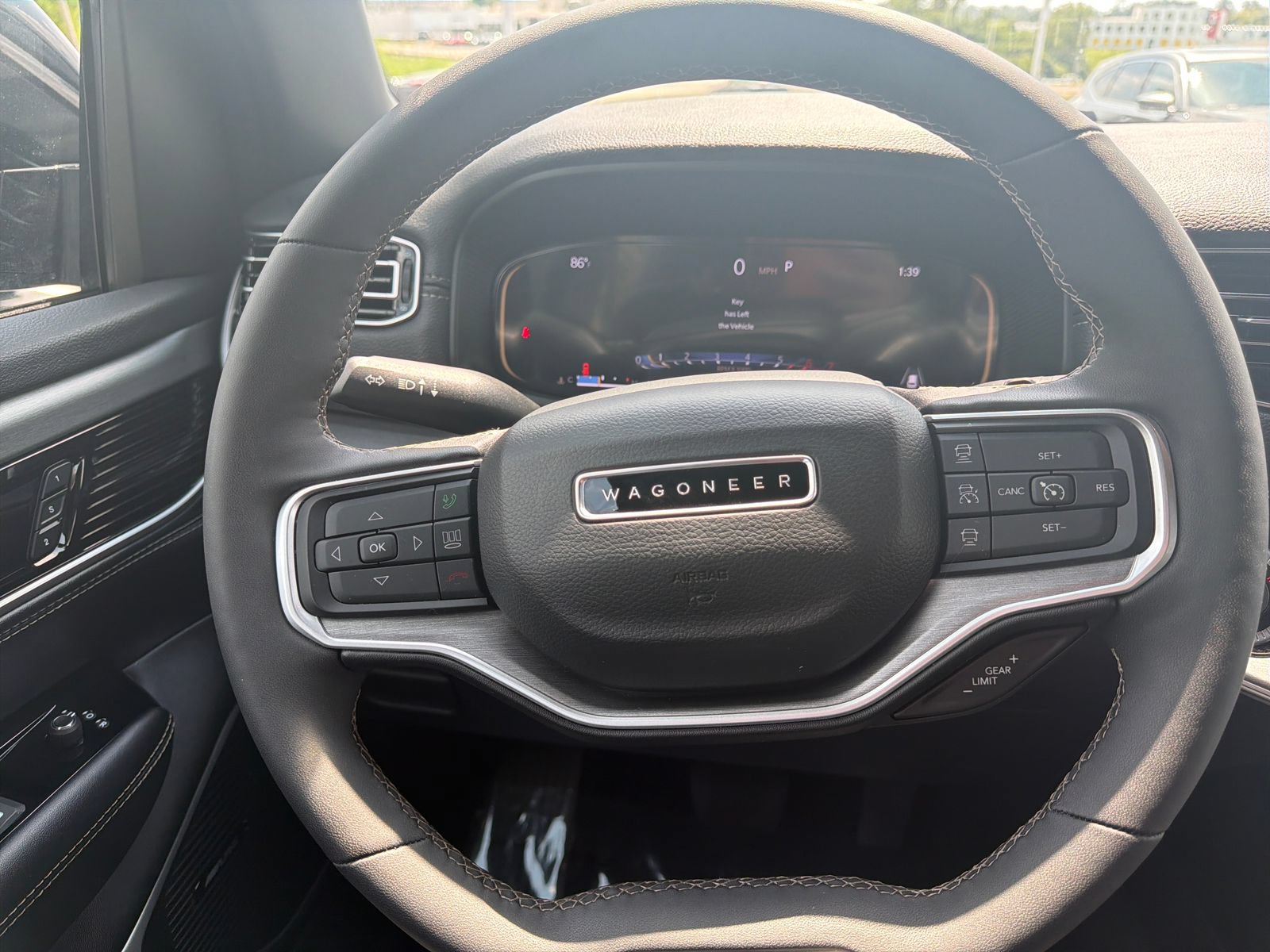 Used 2025 Jeep Wagoneer Series II RWD image 16