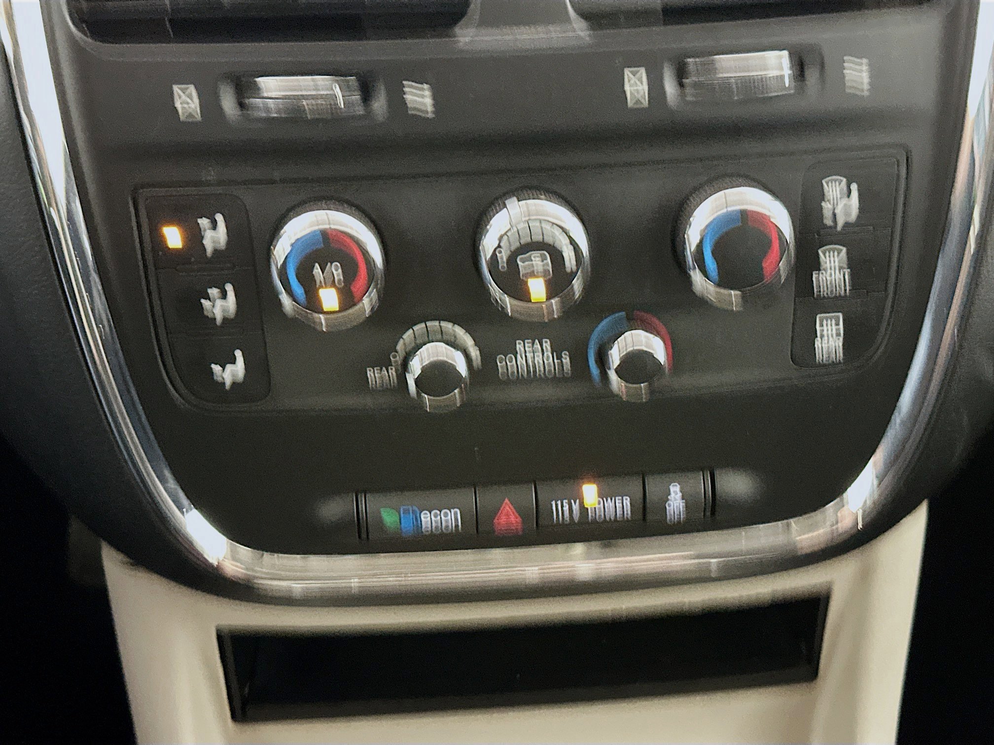 Used 2013 Dodge Grand Caravan SXT w/ Entertainment Group 1 image 23