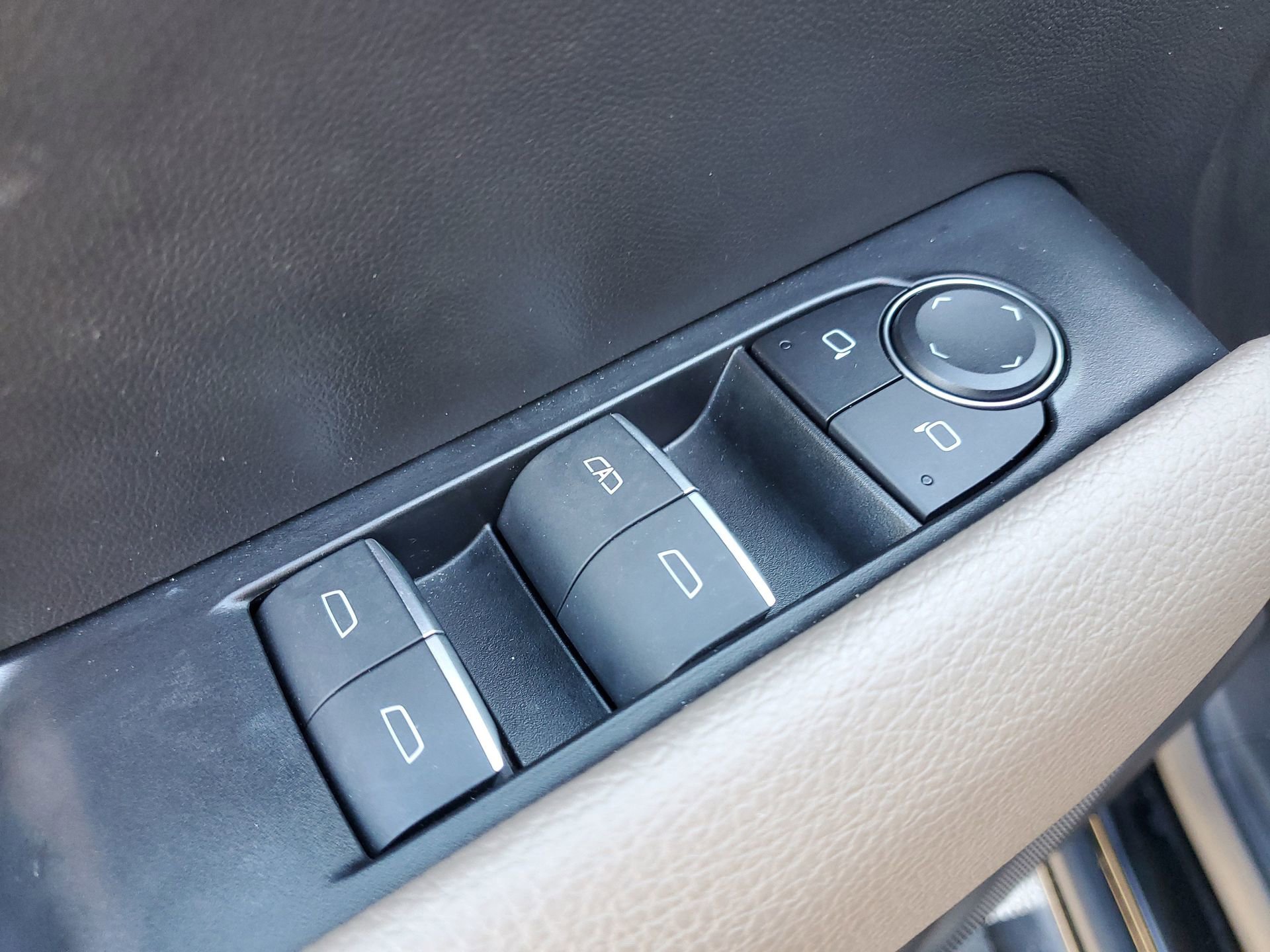 Used 2024 GMC Canyon Denali w/ LPO, Denali Black Edition image 19