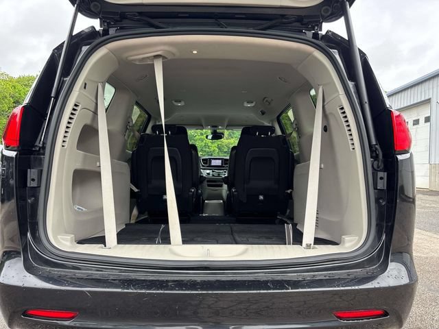 Used 2023 Chrysler Voyager LX FWD image 20