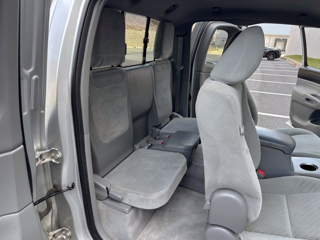 Used 2011 Toyota Tacoma w/ SR5 Pkg #2 image 27