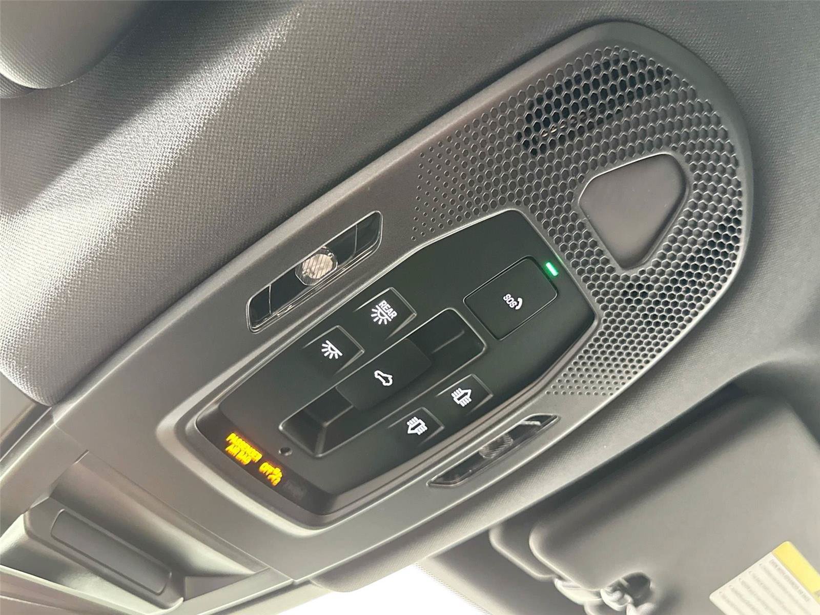 Certified 2025 Porsche Cayenne AWD/4WD image 25