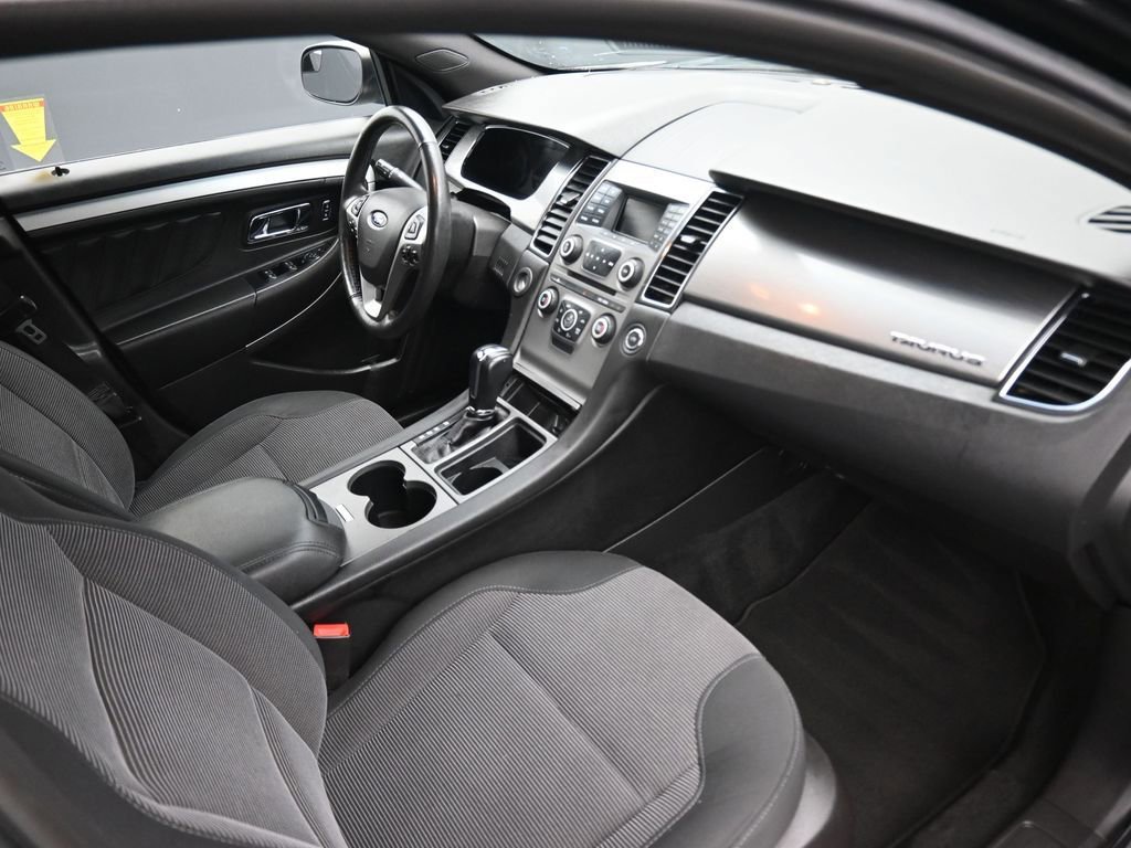 Used 2018 Ford Taurus SEL image 39