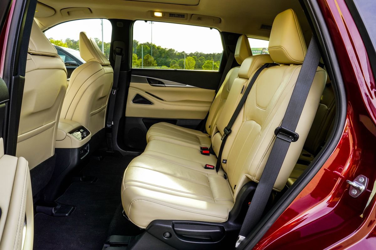 Used 2023 INFINITI QX60 Luxe w/ Vision Package image 35